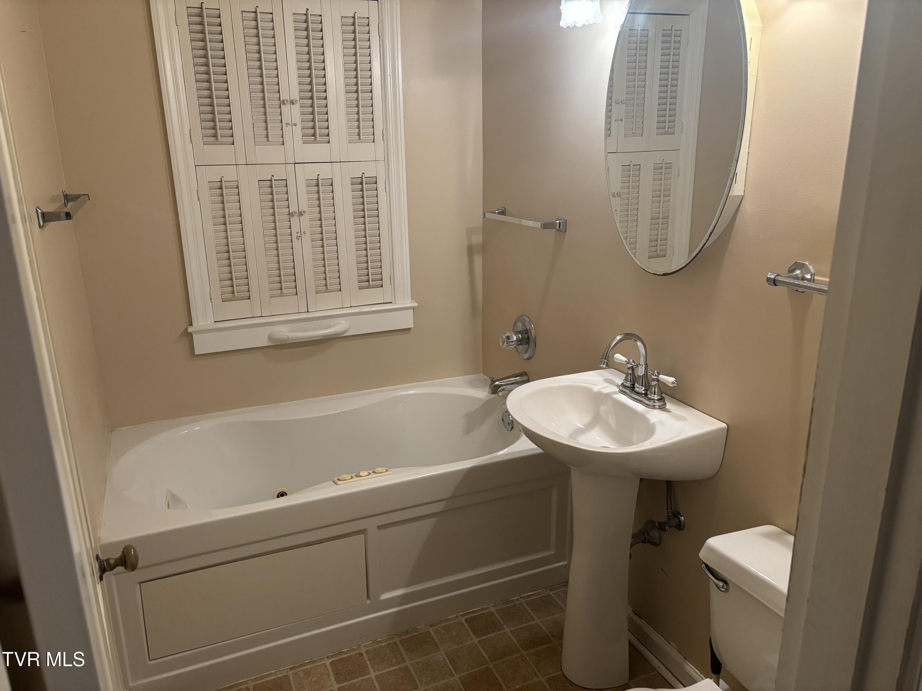 902 Tusculum Boulevard Greeneville, TN 37745 - Photo 9 of 21 IMG_3649