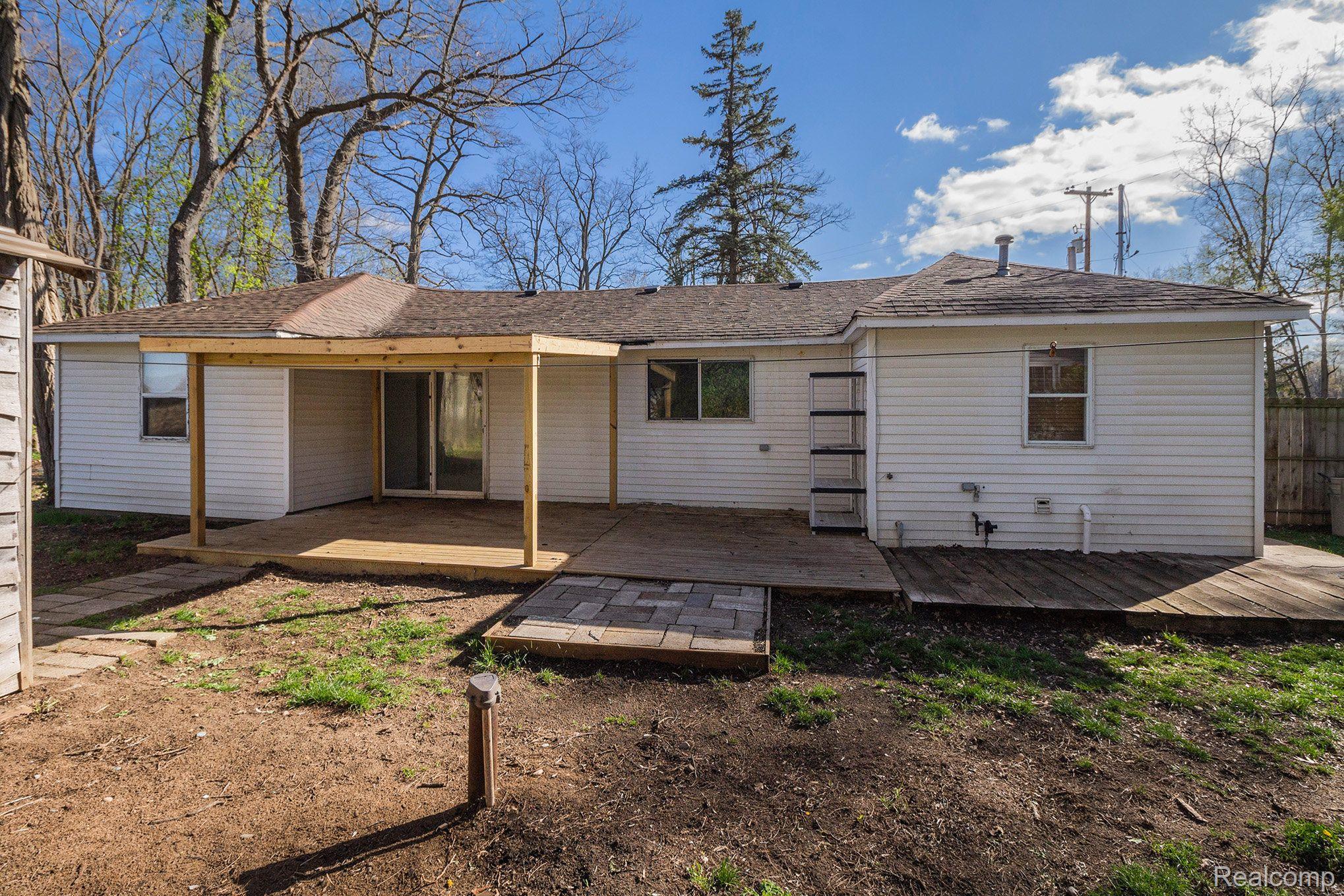 10556 Silver Lake Road Byron, MI 48418 - Photo 15 of 17 Gallery Image 15