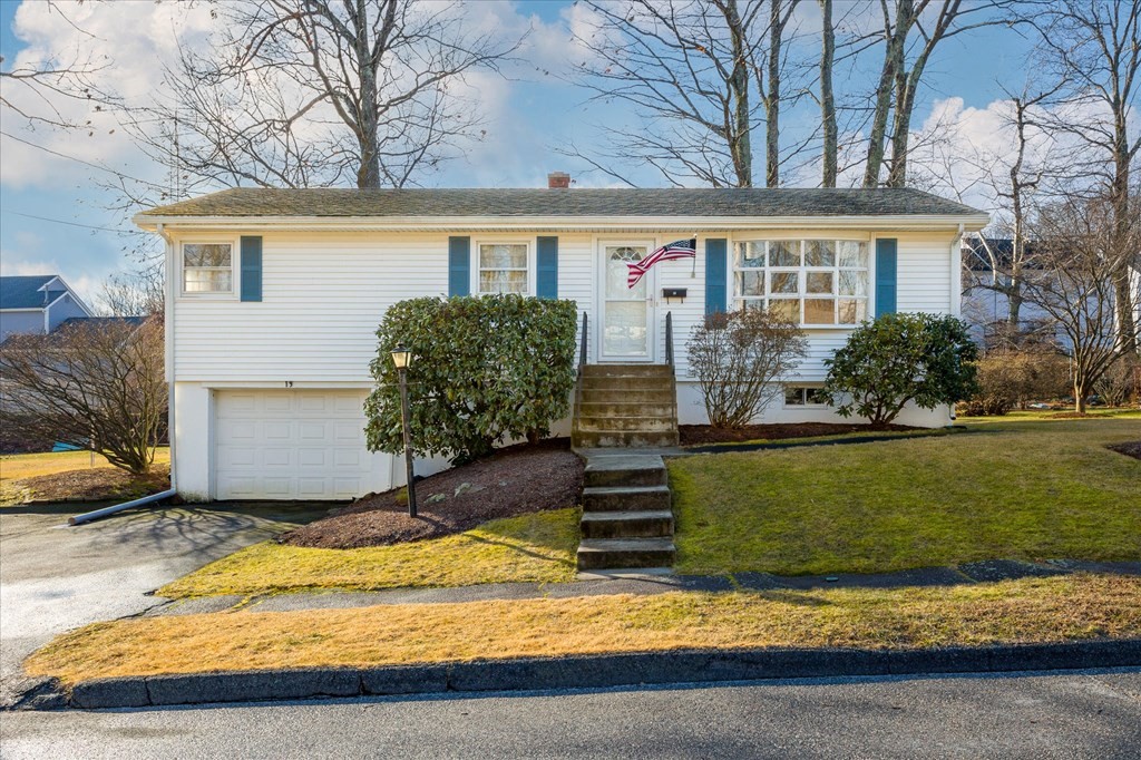 19 Leslie Road Worcester, MA 01605 - Photo 1 of 24 Gallery Image 1