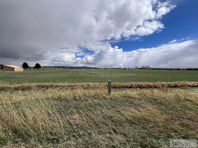 $350,000 | 14064 North 105 East, Idaho Falls, ID 83401