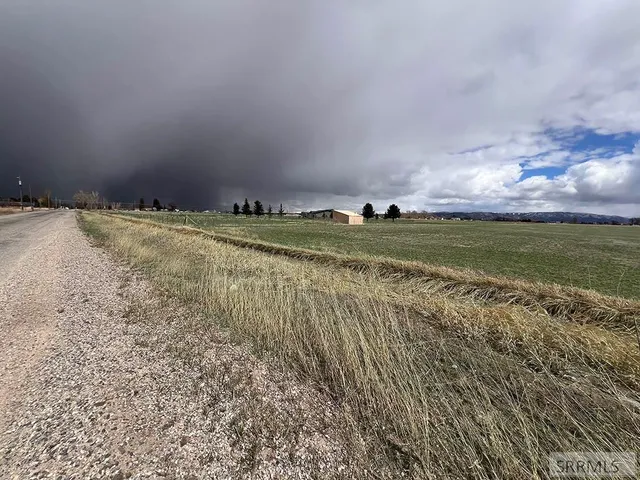 $350,000 | 14064 North 105 East, Idaho Falls, ID 83401