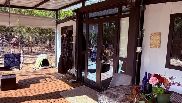 a view of an outdoor space