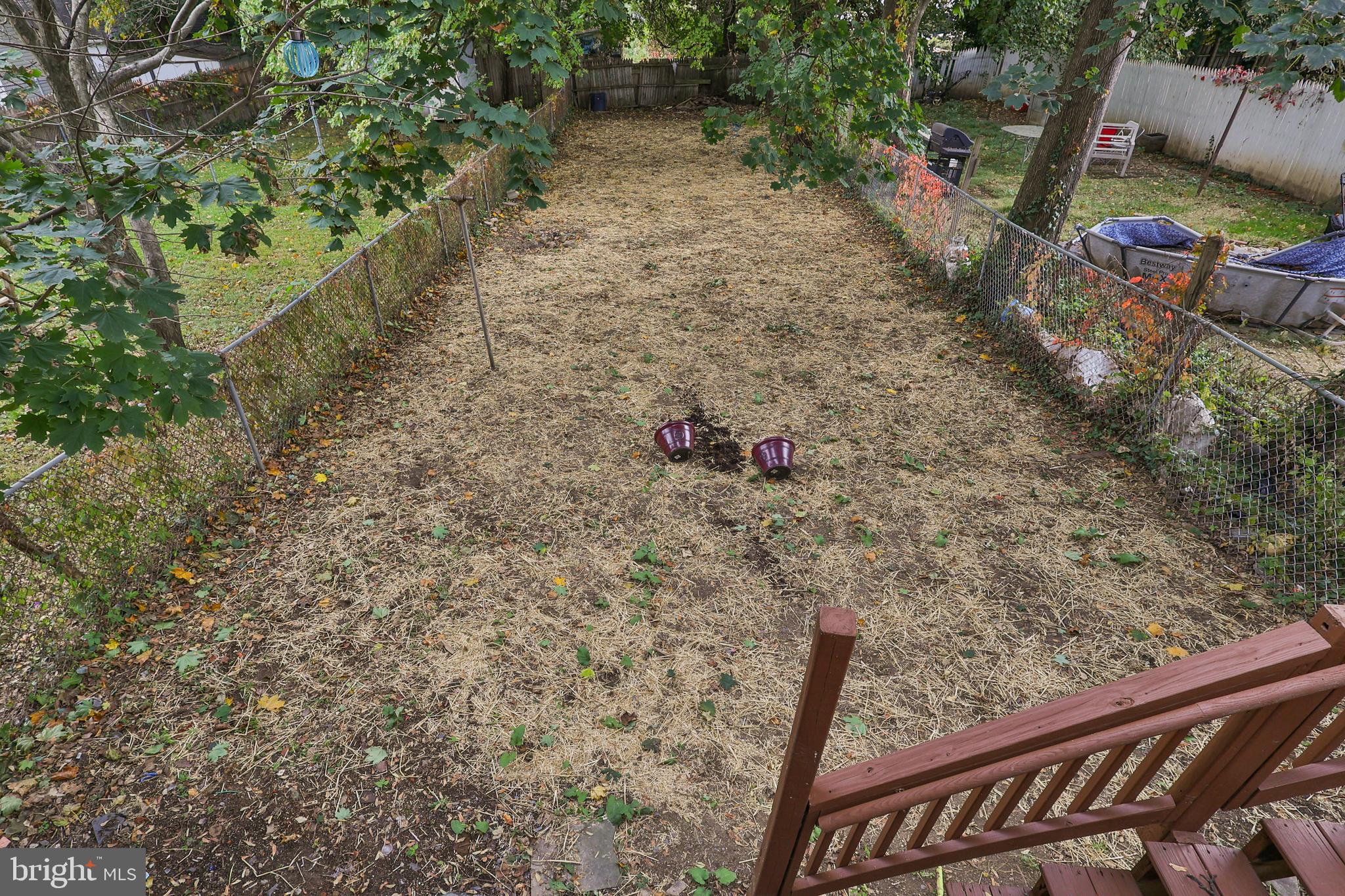 427 Pawnee Street Bethlehem, PA 18015 - Photo 34 of 39 a backyard of a house with lots of green space