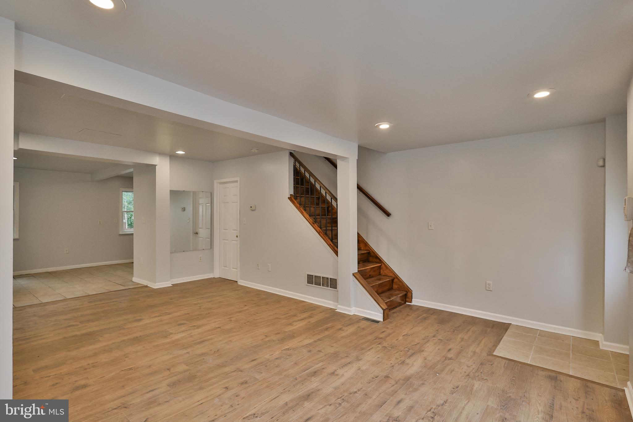 427 Pawnee Street Bethlehem, PA 18015 - Photo 4 of 39