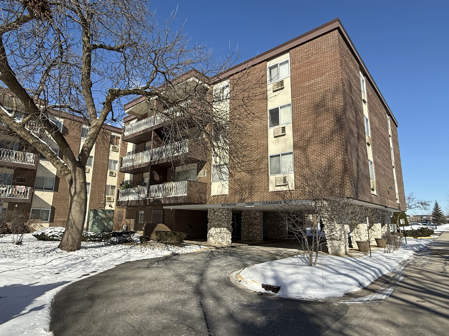 1331 South Finley Road, Unit 313 Lombard, IL 60148 - Photo 1 of 19 Gallery Image 1