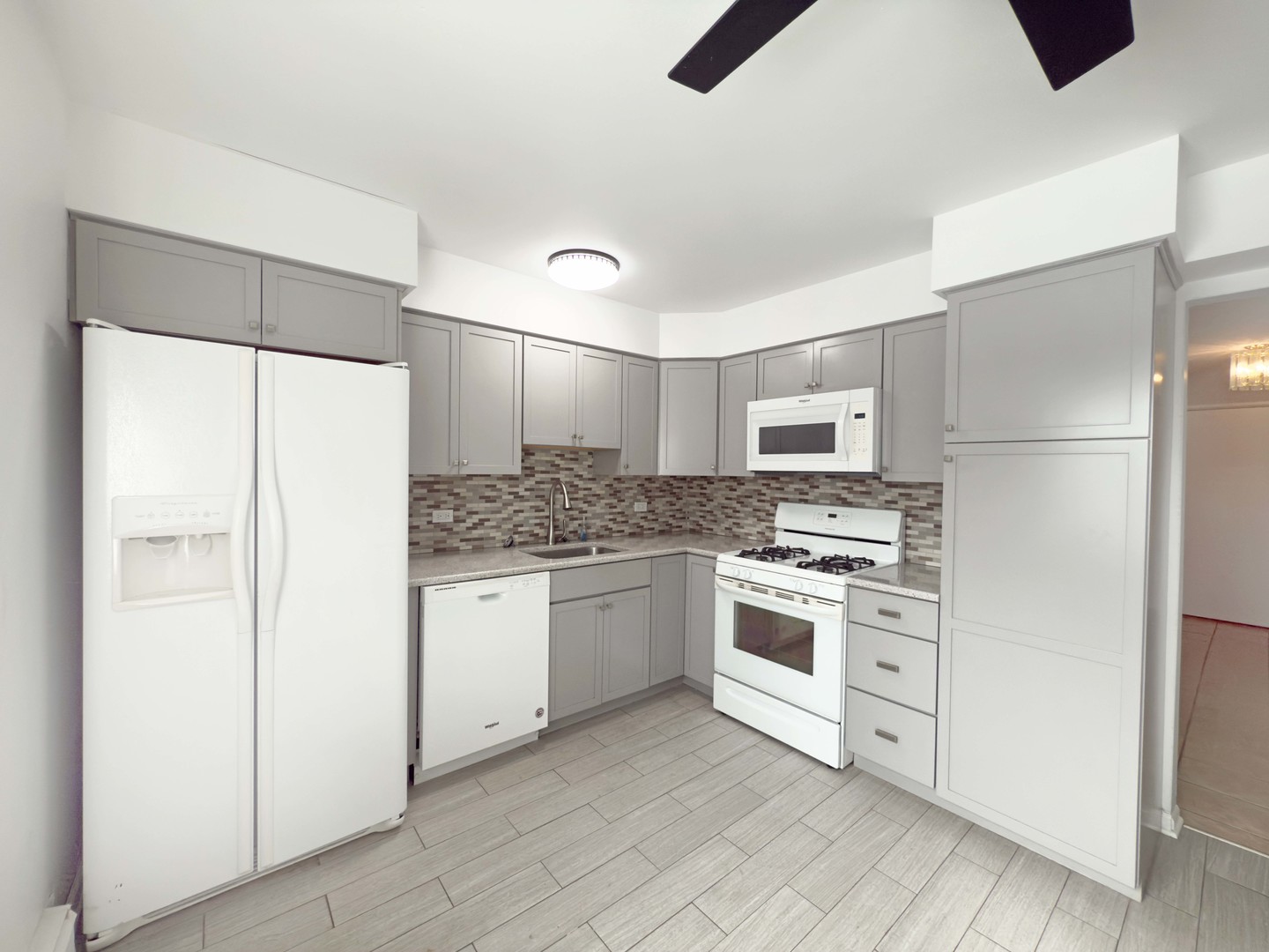 1331 South Finley Road, Unit 313 Lombard, IL 60148 - Photo 4 of 19 Gallery Image 4