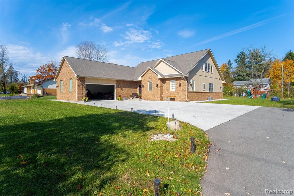 28706 West Nine Mile Road Farmington Hills, MI 48336 - Photo 2 of 51