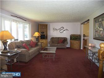 626 Cedar Grove Road Broomall, PA 19008 - Photo 8 of 11 Living Room