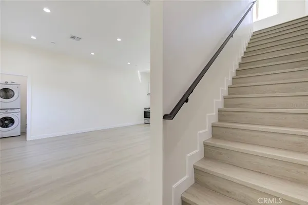 $3,500 | 7044-2 Greeley Street, Tujunga, CA 91042
