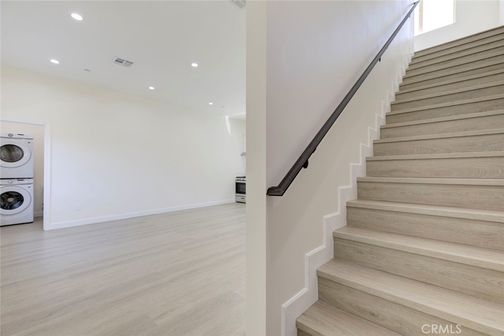 7044-2 Greeley Street Tujunga, CA 91042 - Photo 8 of 20 a view of entryway