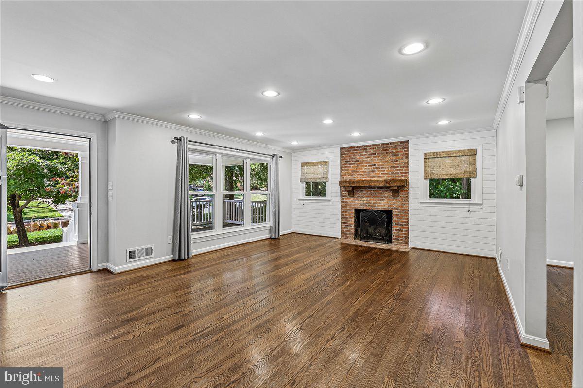 8109 Bainbridge Road Alexandria, VA 22308 - Photo 6 of 21