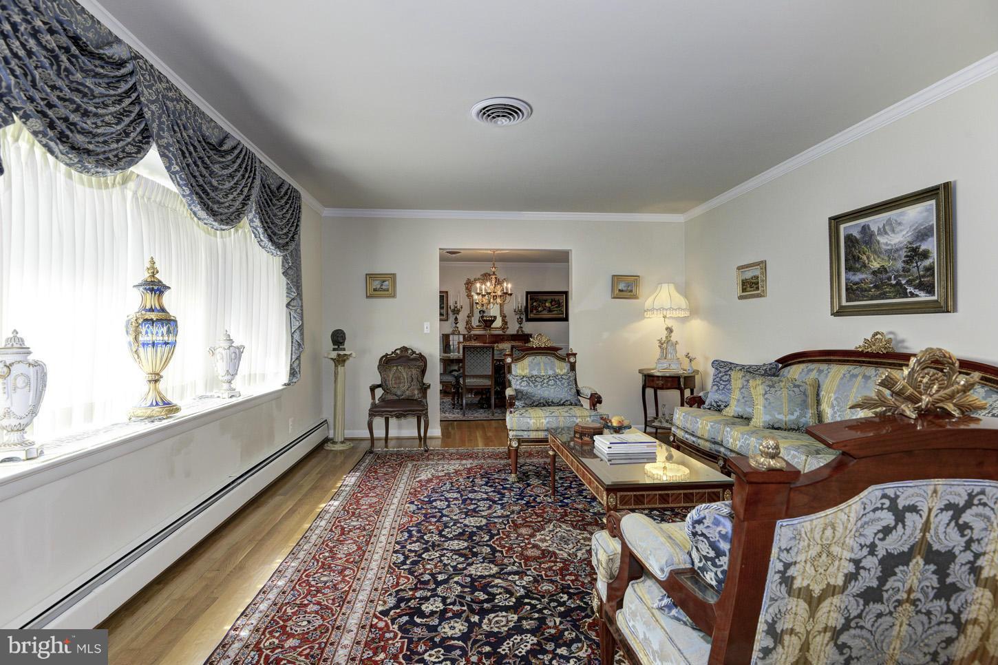 1812 Birch Road McLean, VA 22101 - Photo 3 of 30 Living Room