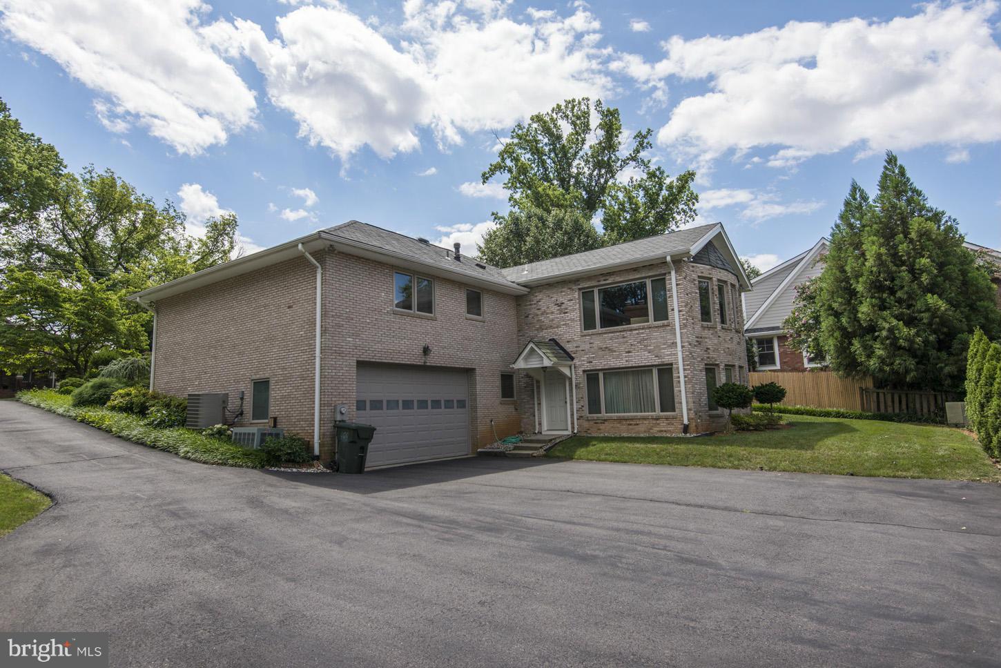 1812 Birch Road McLean, VA 22101 - Photo 29 of 30 Exterior (Rear)