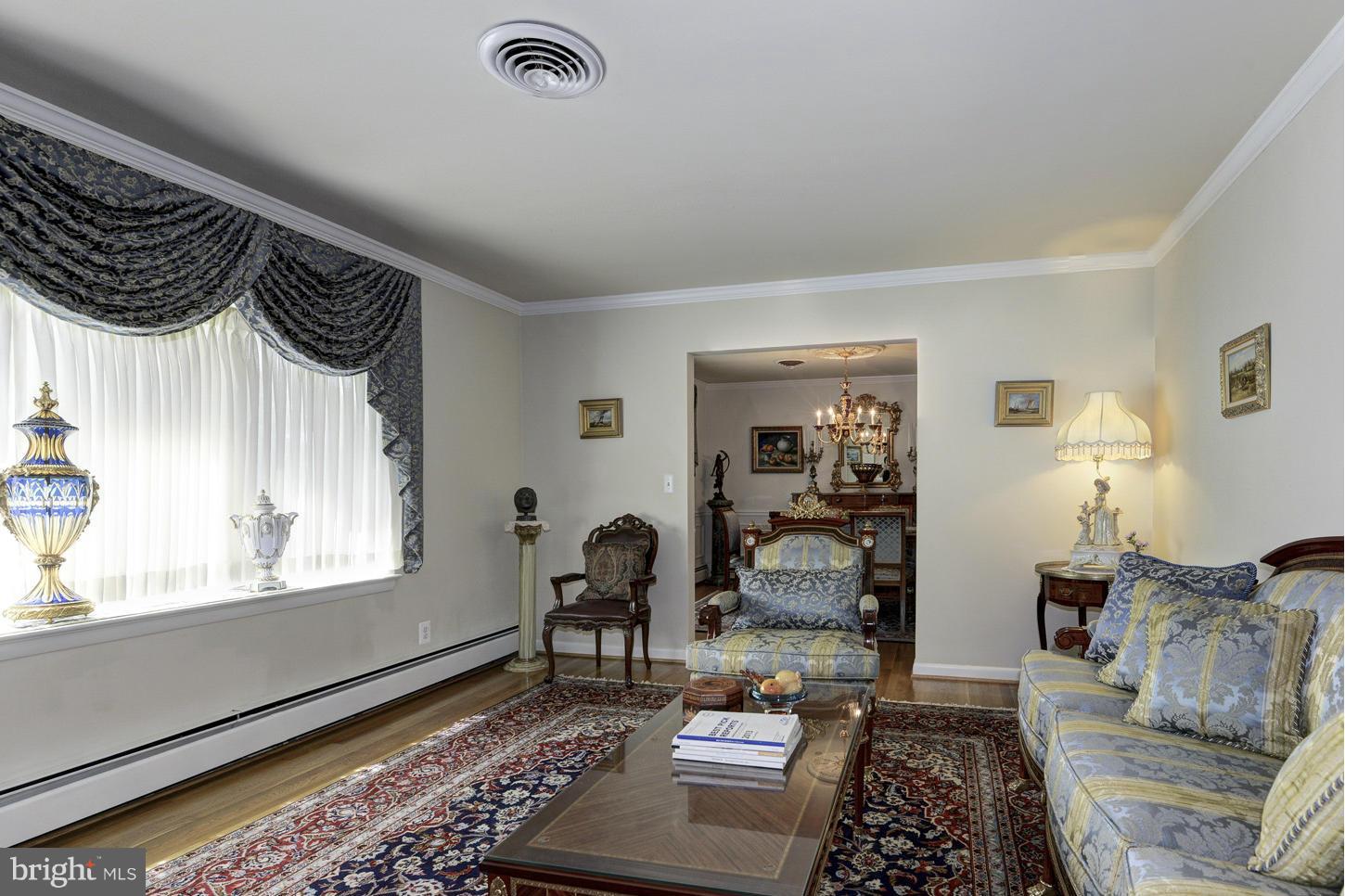 1812 Birch Road McLean, VA 22101 - Photo 5 of 30 Living Room
