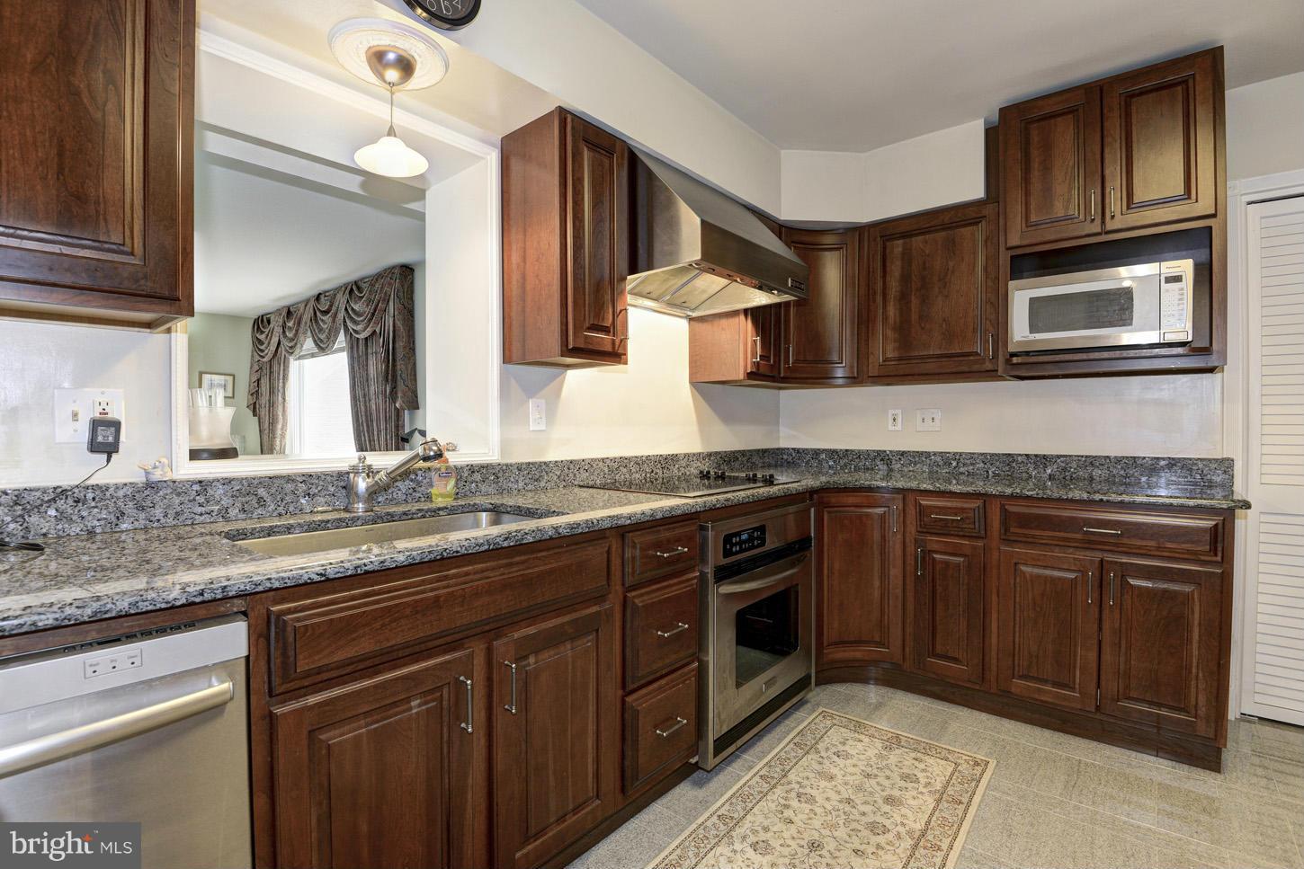 1812 Birch Road McLean, VA 22101 - Photo 8 of 30 Kitchen