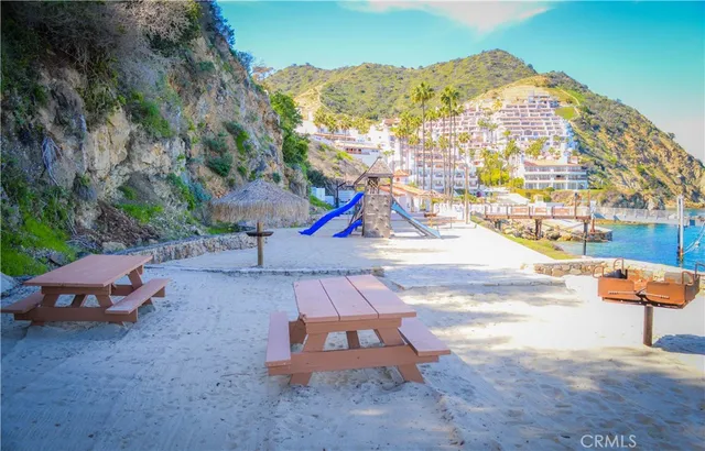 $1,295,000 | 36 Playa Azul, Avalon, CA 90704