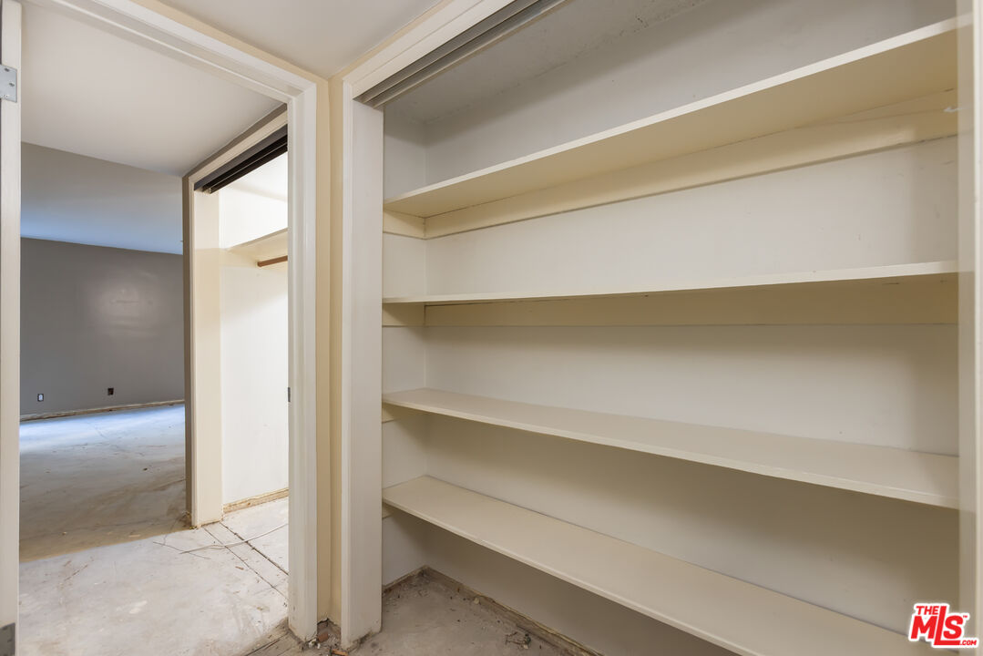 848 North Kings Road, Unit 208 West Hollywood, CA 90069 - Photo 11 of 30