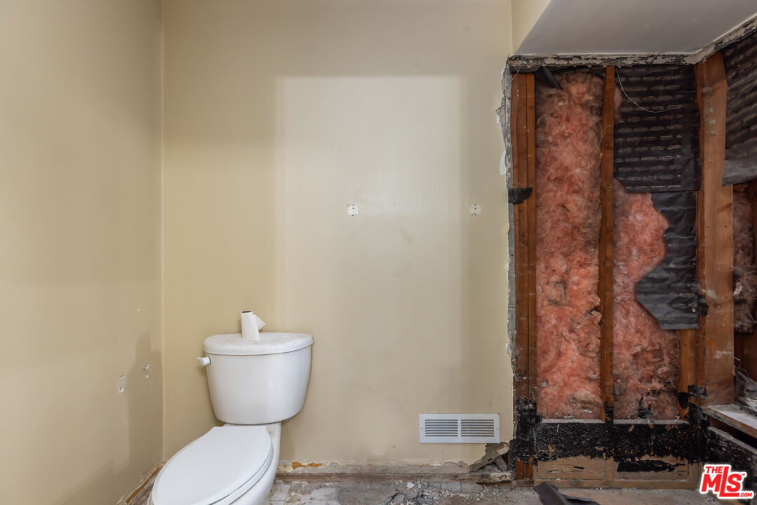 848 North Kings Road, Unit 208 West Hollywood, CA 90069 - Photo 19 of 30