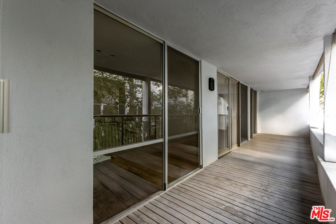 848 North Kings Road, Unit 208 West Hollywood, CA 90069 - Photo 20 of 30