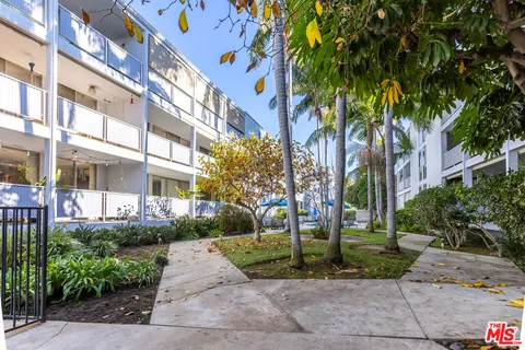 $799,000 | 848 North Kings Road, Unit 208, West Hollywood, CA 90069