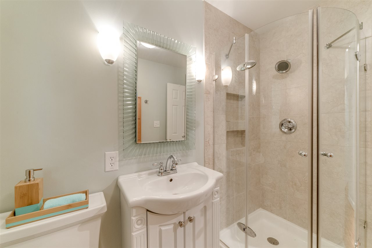3313 Octavia Street Raleigh, NC 27606 - Photo 11 of 25 Bathroom