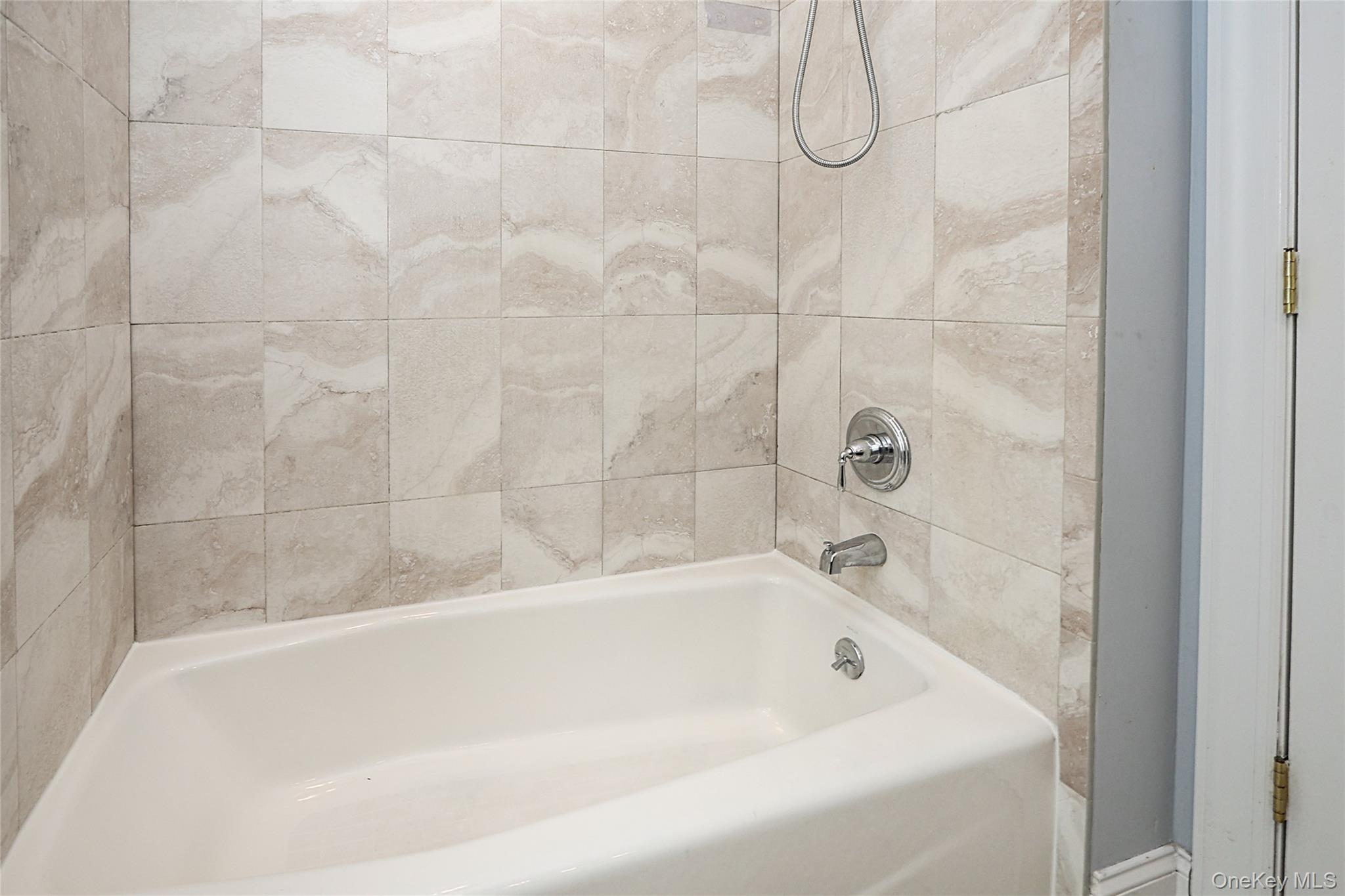370 Rider Avenue Patchogue, NY 11772 - Photo 28 of 40