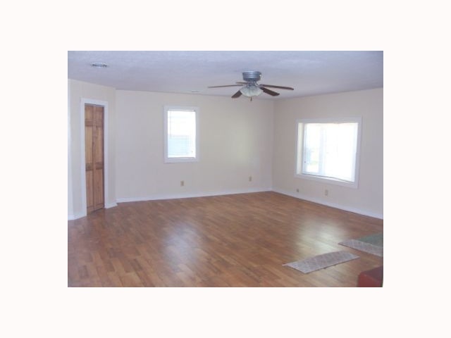 17244 Proper Road Mount Vernon, OH 43050 - Photo 5 of 12
