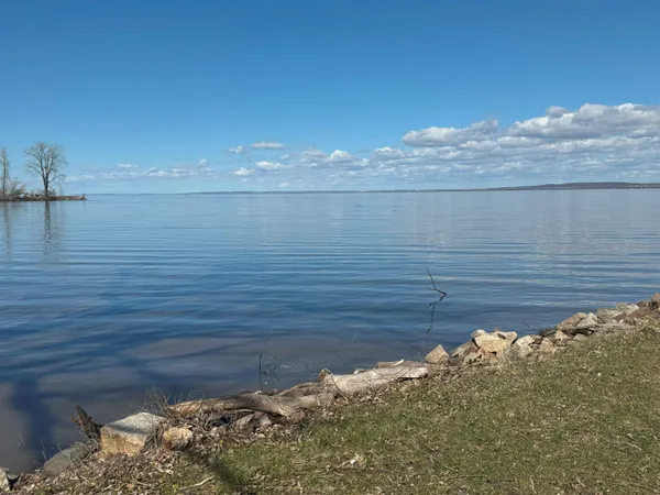 $990,000 | N7671 Lakeshore Drive, Fond du Lac, WI 54937