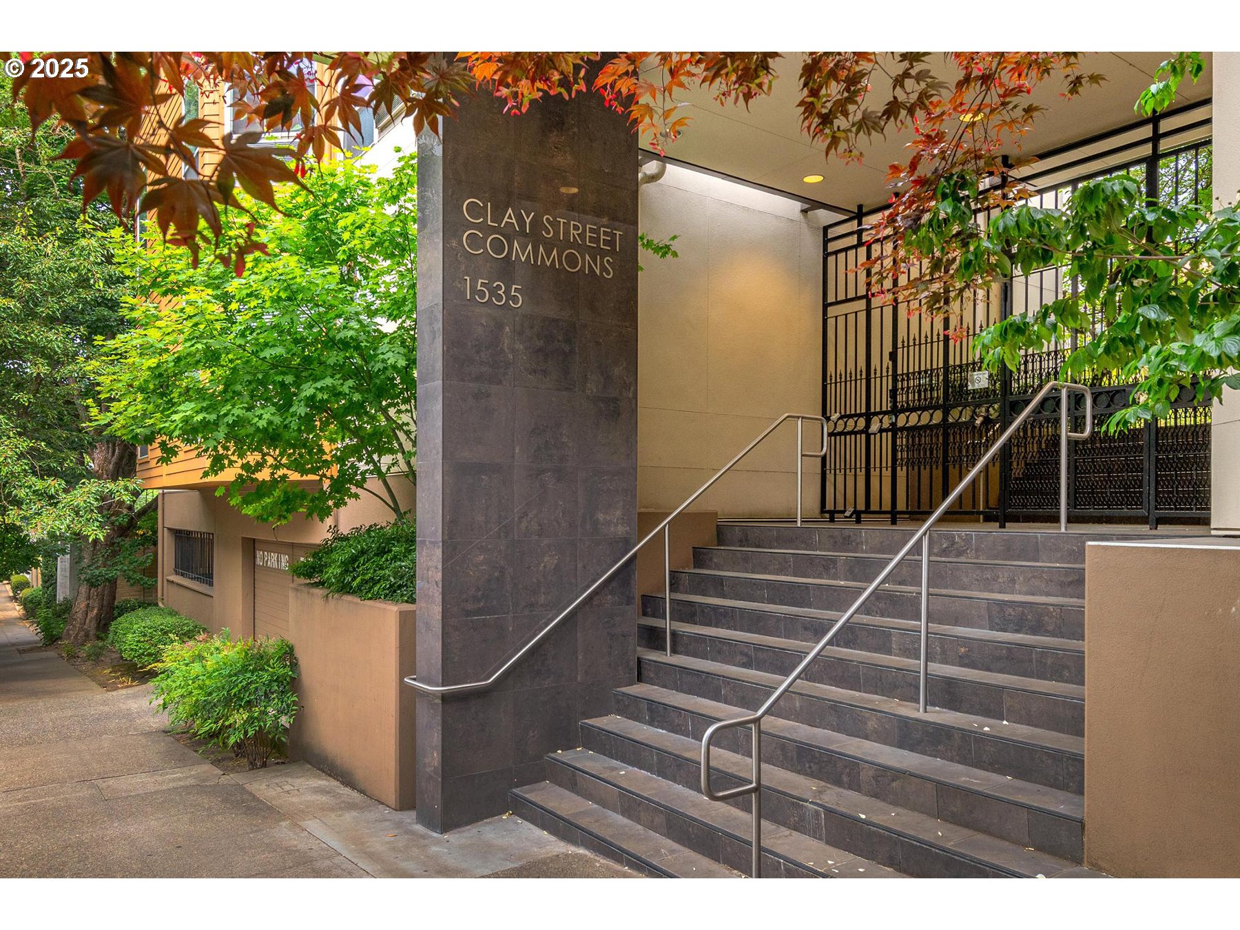 1535 Southwest Clay St Unit 238  