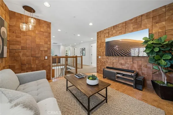 $1,700,000 | 10 Wild Rose, Lake Forest, CA 92630