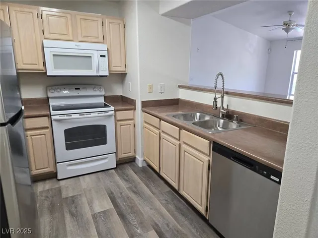 $1,400 | 555 East Silverado Ranch Boulevard, Unit 2005, Las Vegas, NV 89183