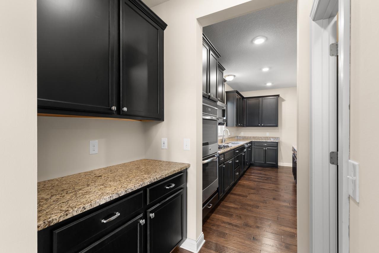 9704 Emerson Court Eden Prairie, MN 55347 - Photo 7 of 51