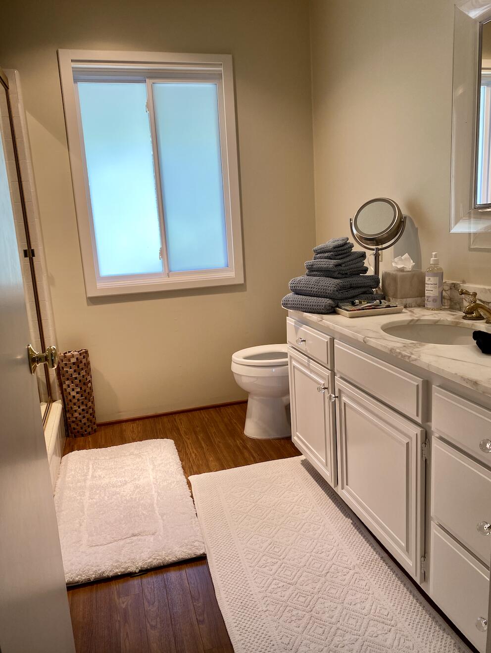 174 Coronada Circle Santa Barbara, CA 93108 - Photo 21 of 33 a bathroom with a sink toilet and mirror