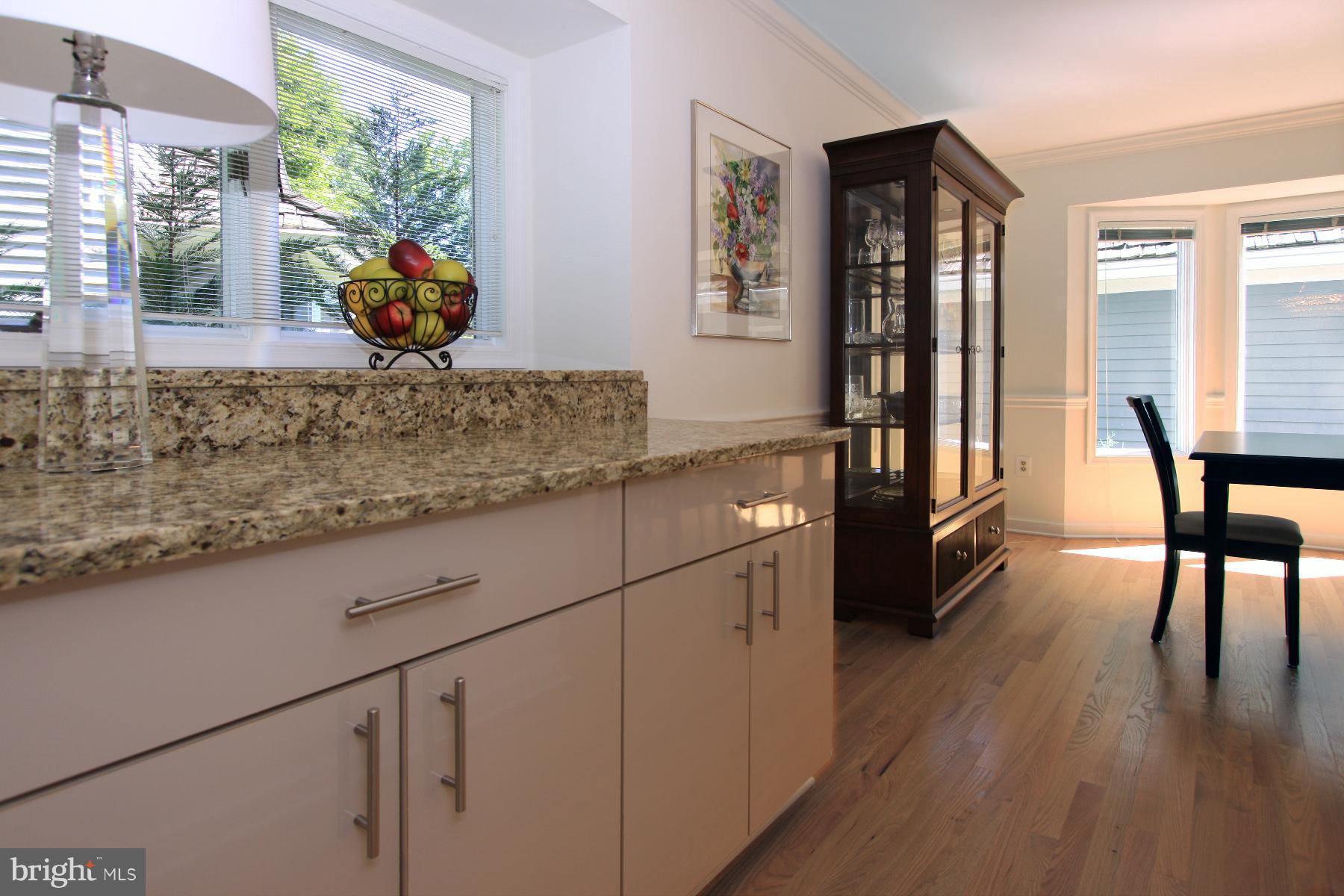 1583 Regatta Lane Reston, VA 20194 - Photo 12 of 30 Kitchen