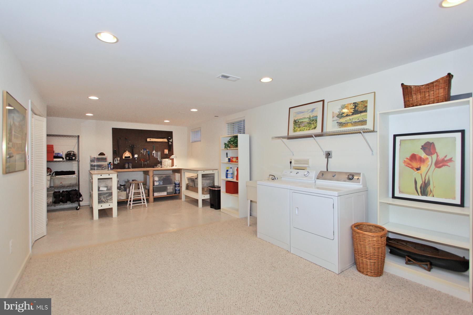 1583 Regatta Lane Reston, VA 20194 - Photo 25 of 30 Storage/Laundry