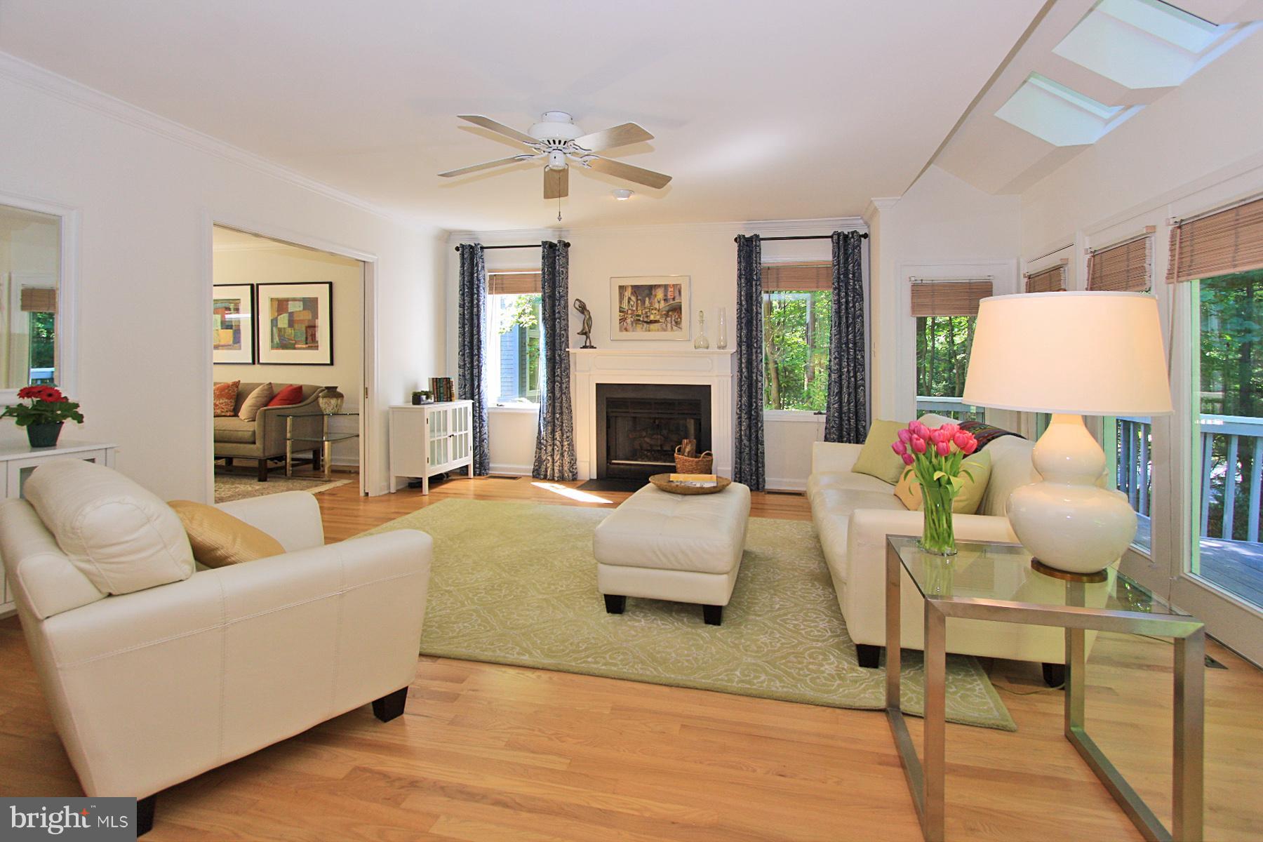1583 Regatta Lane Reston, VA 20194 - Photo 8 of 30 Family Room