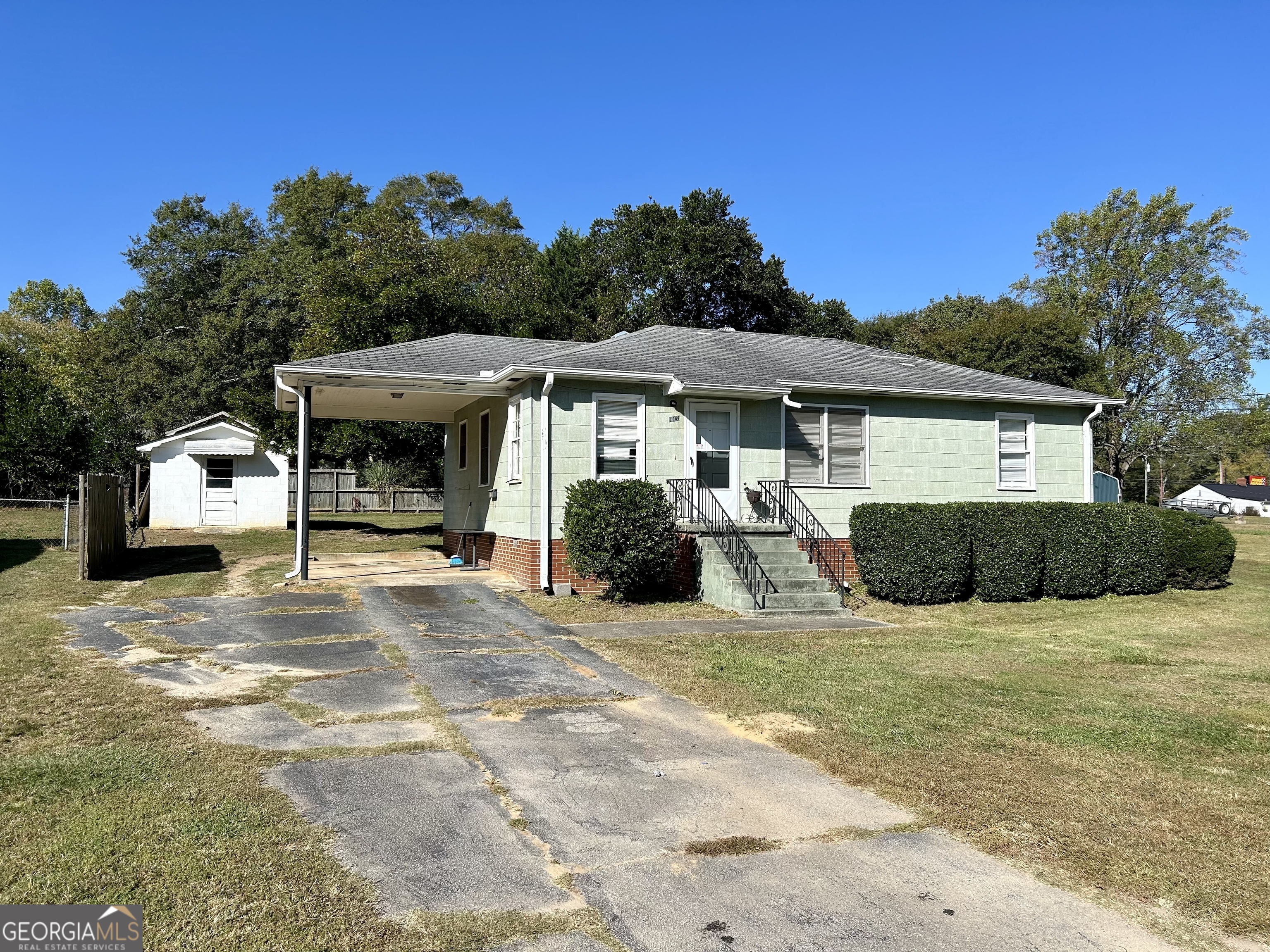 122 Gloria Street Hartwell, GA 30643 - Photo 2 of 16