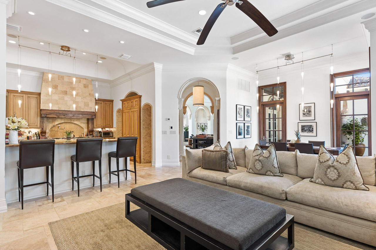 353 Old Jupiter Beach Road Jupiter, FL 33477 - Photo 23 of 37 Family Room