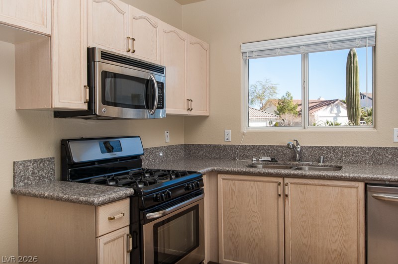 131 Rancho Maderas Way Henderson, NV 89002 - Photo 12 of 22