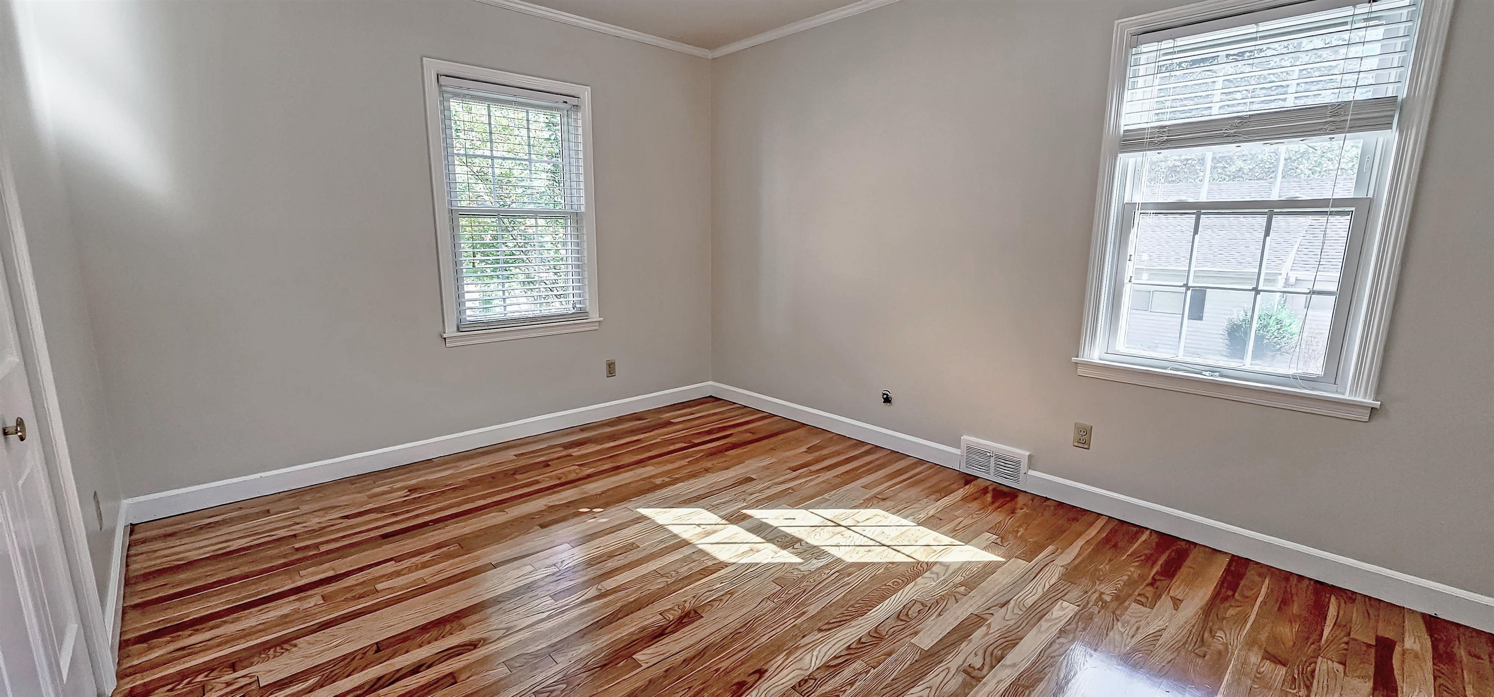3086 Bannockburn Road Memphis, TN 38128 - Photo 27 of 40 a view of empty room with wooden floor