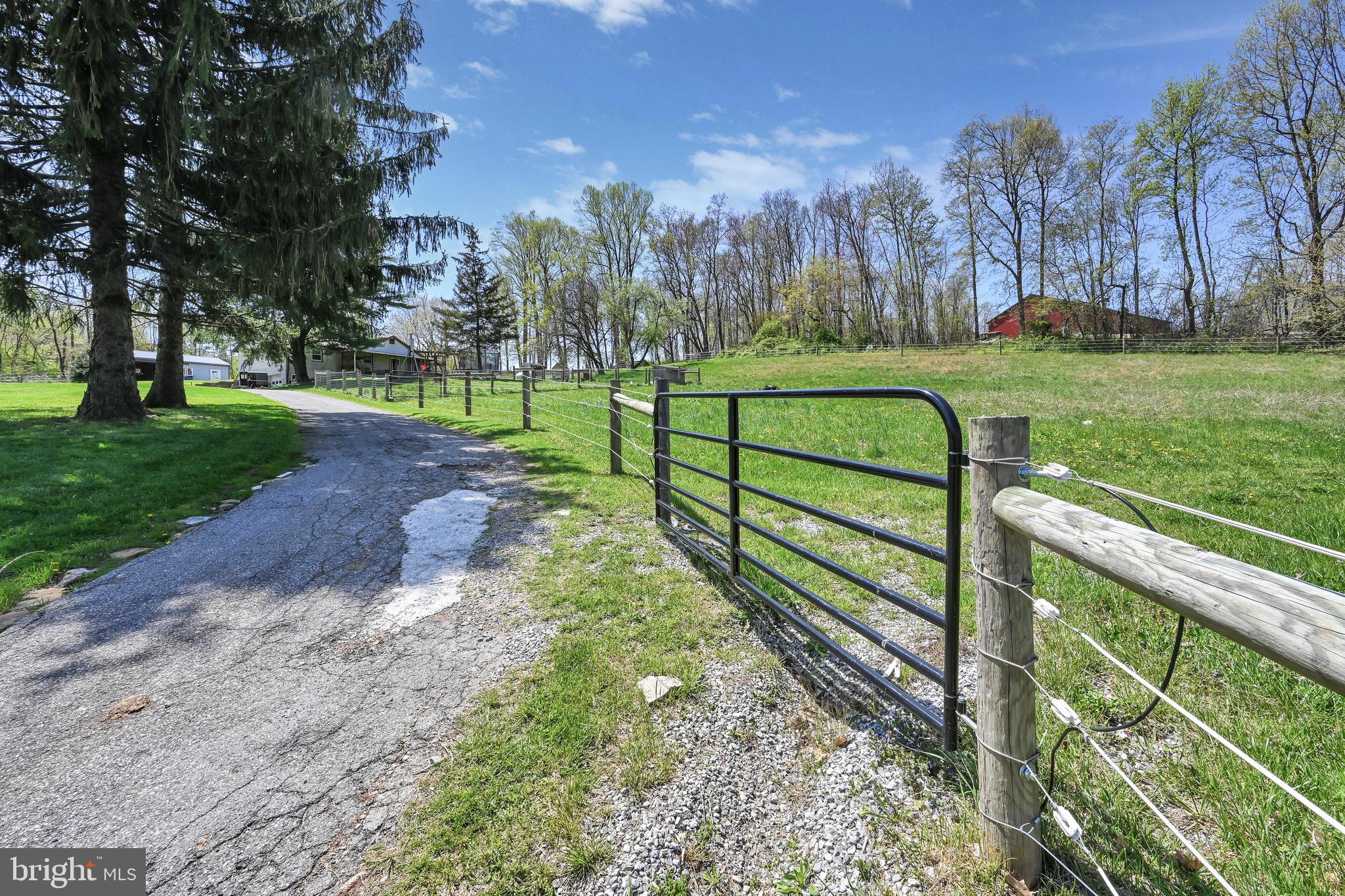 260 South Kinzer Road Paradise, PA 17562 - Photo 3 of 3