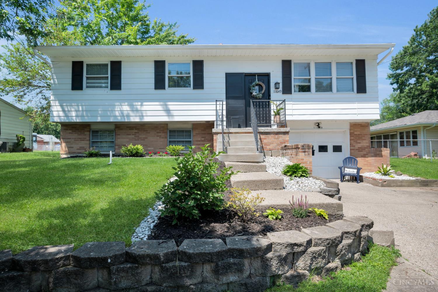 11649 Kenn Road Cincinnati, OH 45240 - Photo 1 of 36