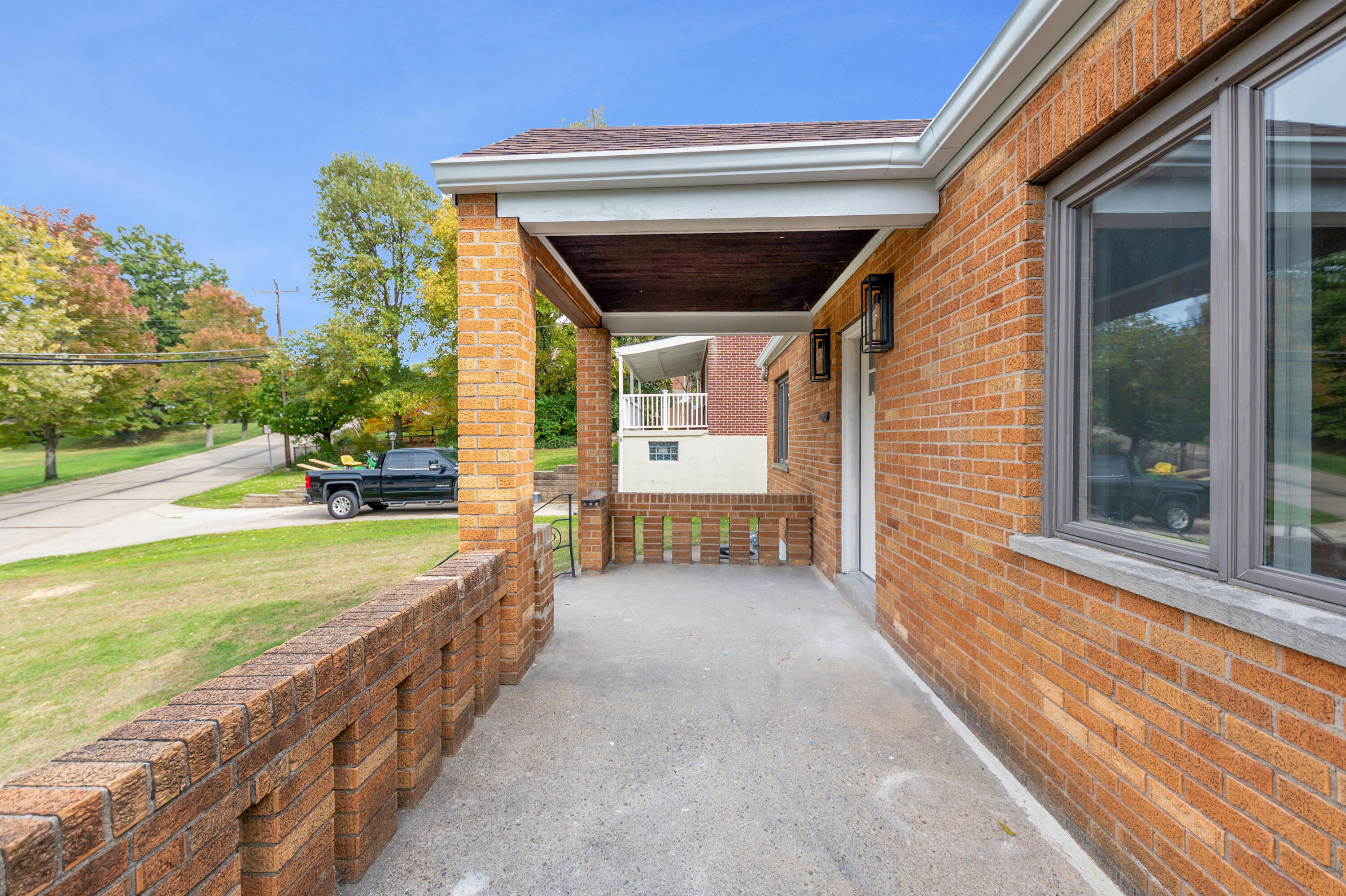108 Kennedy Road Covington, KY 41011 - Photo 3 of 31