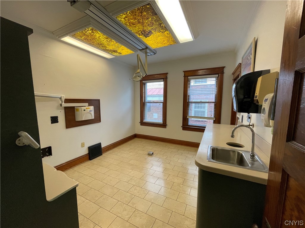 231 Broad Street Oneida, NY 13421 - Photo 19 of 46