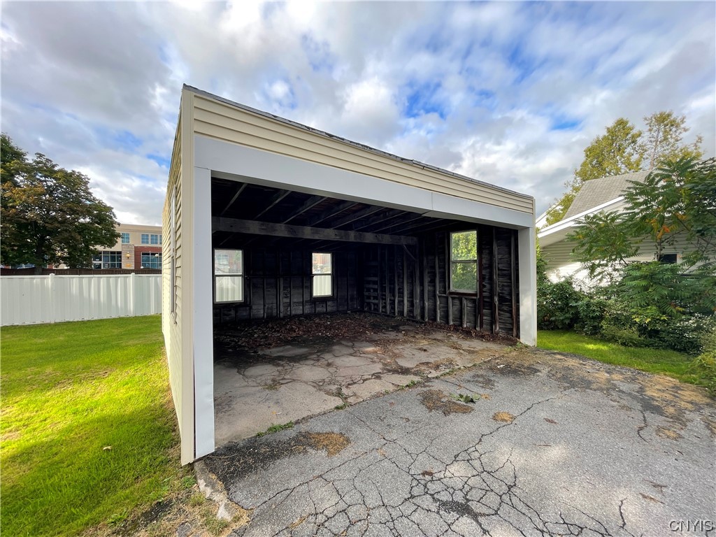 231 Broad Street Oneida, NY 13421 - Photo 6 of 46