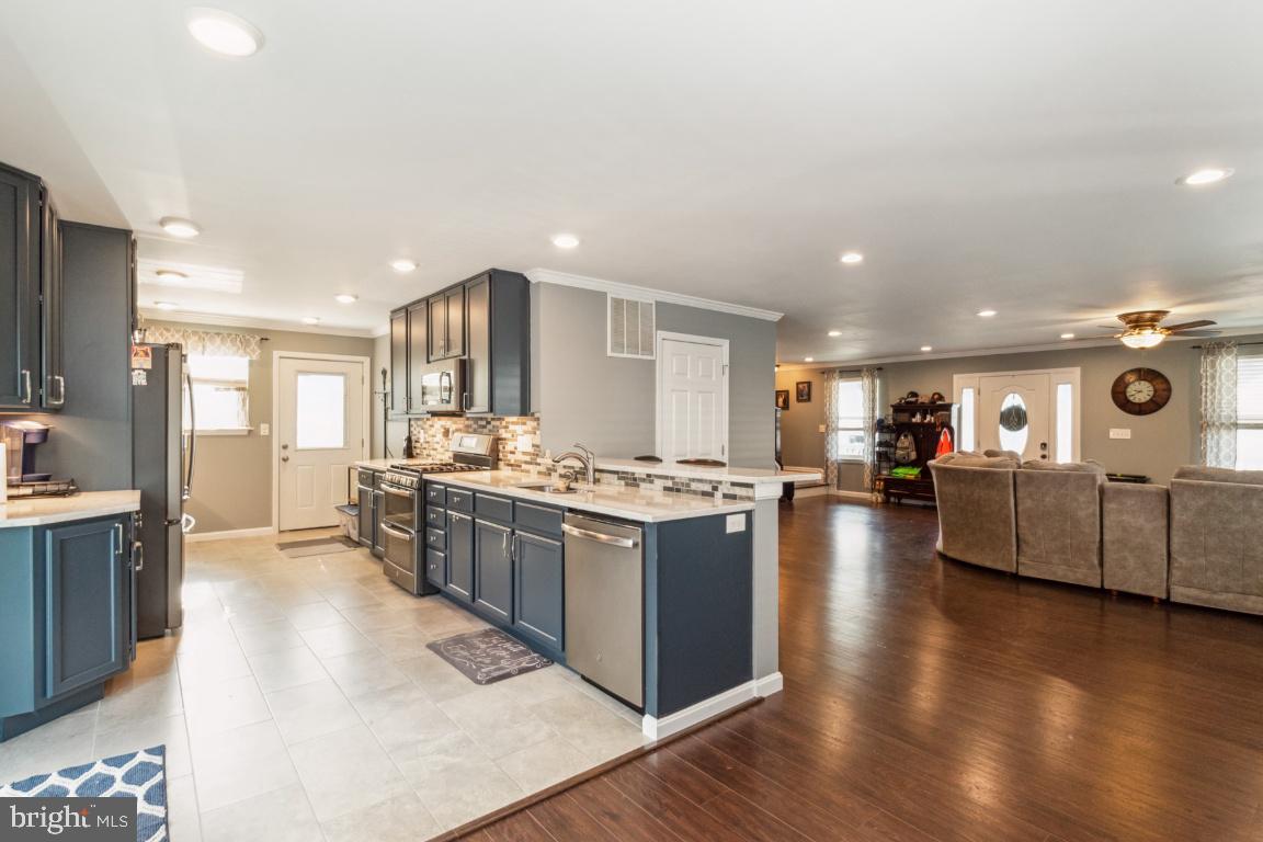 330 Townsend Road Baltimore, MD 21221 - Photo 11 of 35