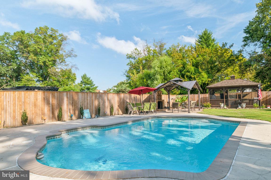 330 Townsend Road Baltimore, MD 21221 - Photo 28 of 35