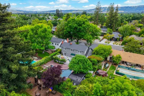 $2,999,999 | 852 2nd Street East, Sonoma, CA 95476