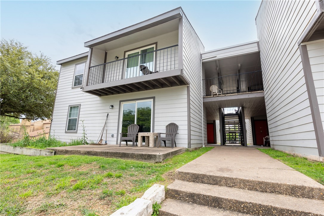 2000 Kazmeier, Unit 42 Bryan, TX 77802 - Photo 5 of 14 a view of a house with backyard and porch