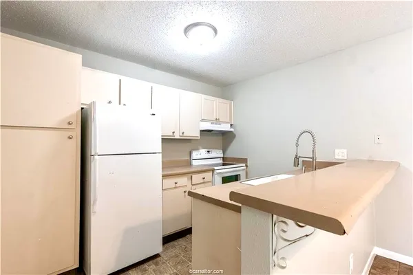$1,050 | 2000 Kazmeier, Unit 42, Bryan, TX 77802